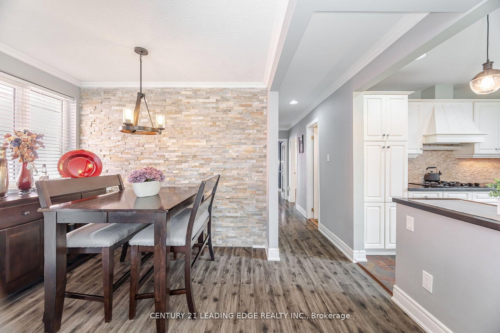 586 Curzon Avenue • Mississauga, ON photo 13