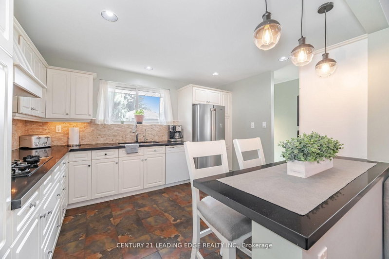 586 Curzon Mississauga,ON L5G 1P9 — Photo 15