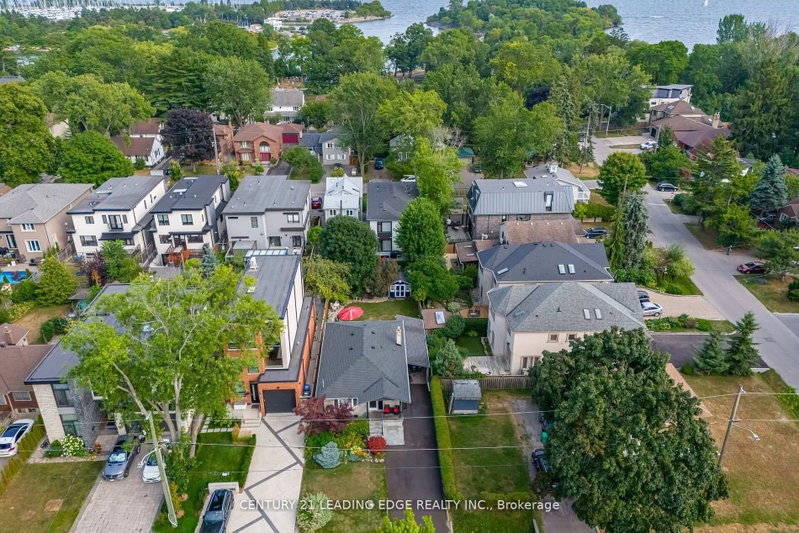 586 Curzon Avenue