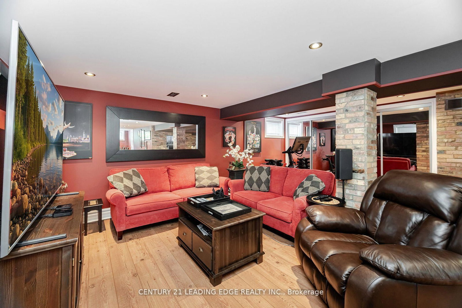 586 Curzon Avenue • Mississauga, ON photo 32