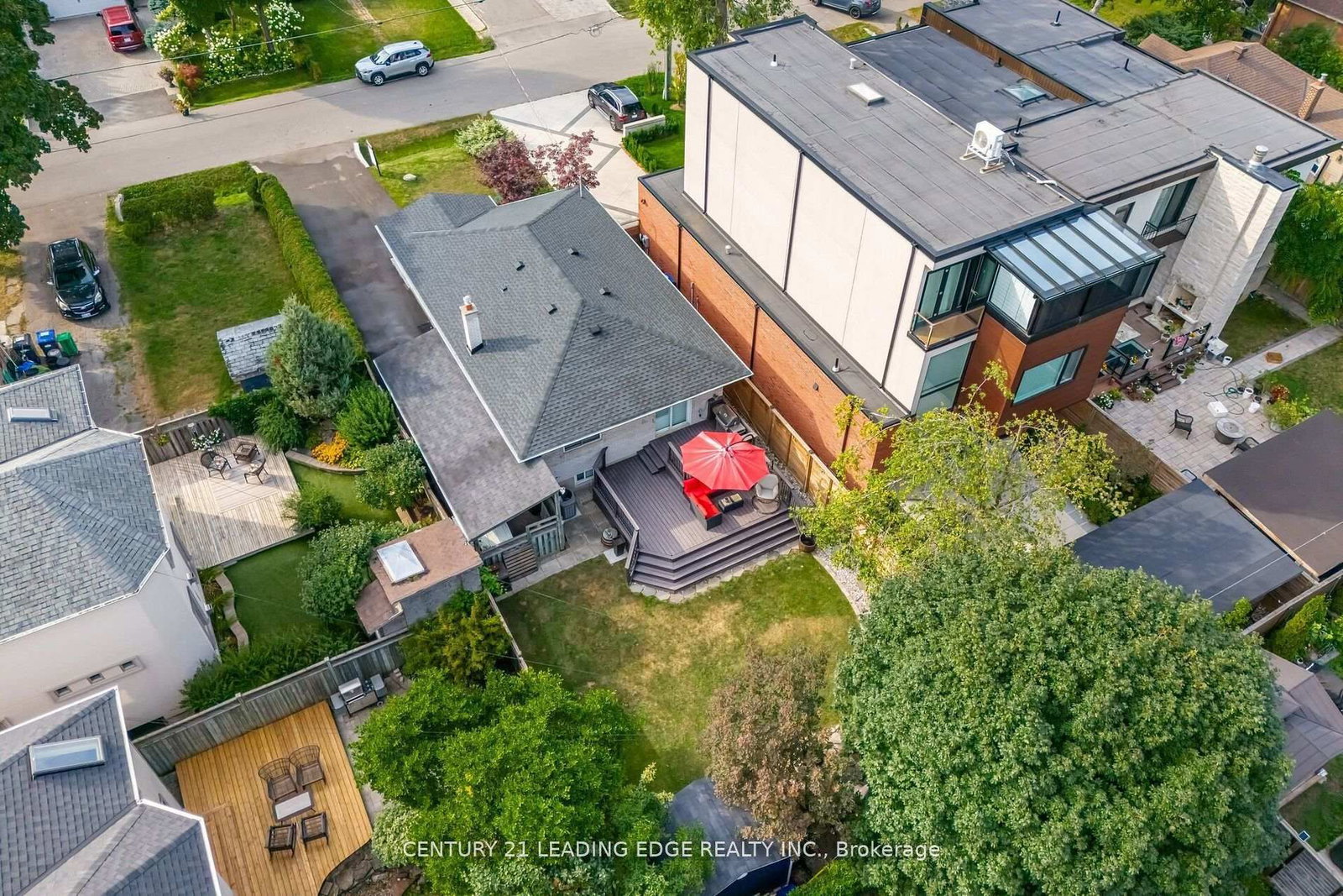 586 Curzon Avenue • Mississauga, ON photo 47
