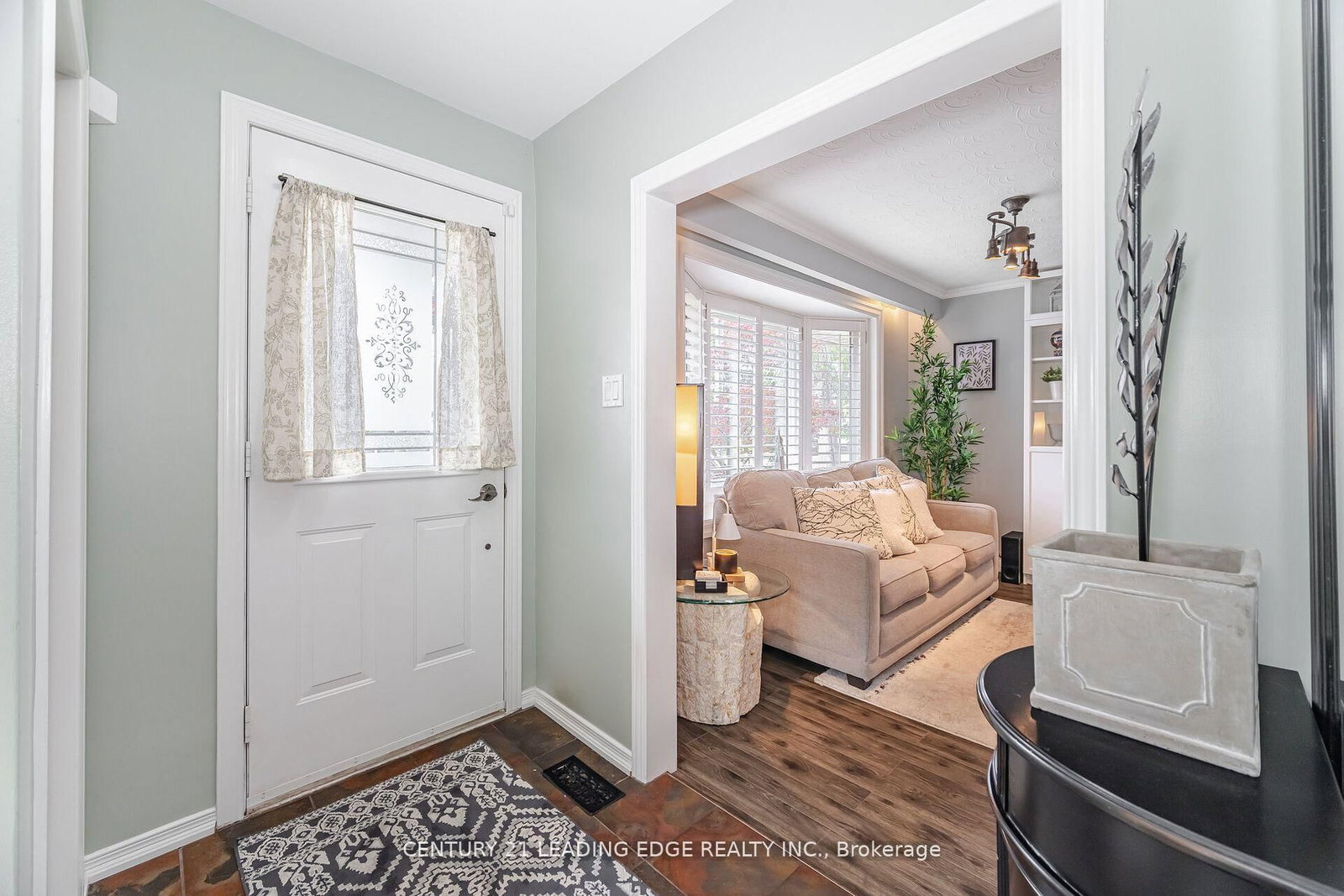 586 Curzon Avenue • Mississauga, ON photo 8