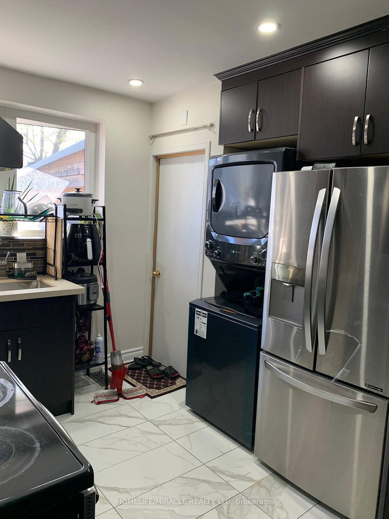 1476 Cawthra Rd, Mississauga, L5G 4L2 | Image 3