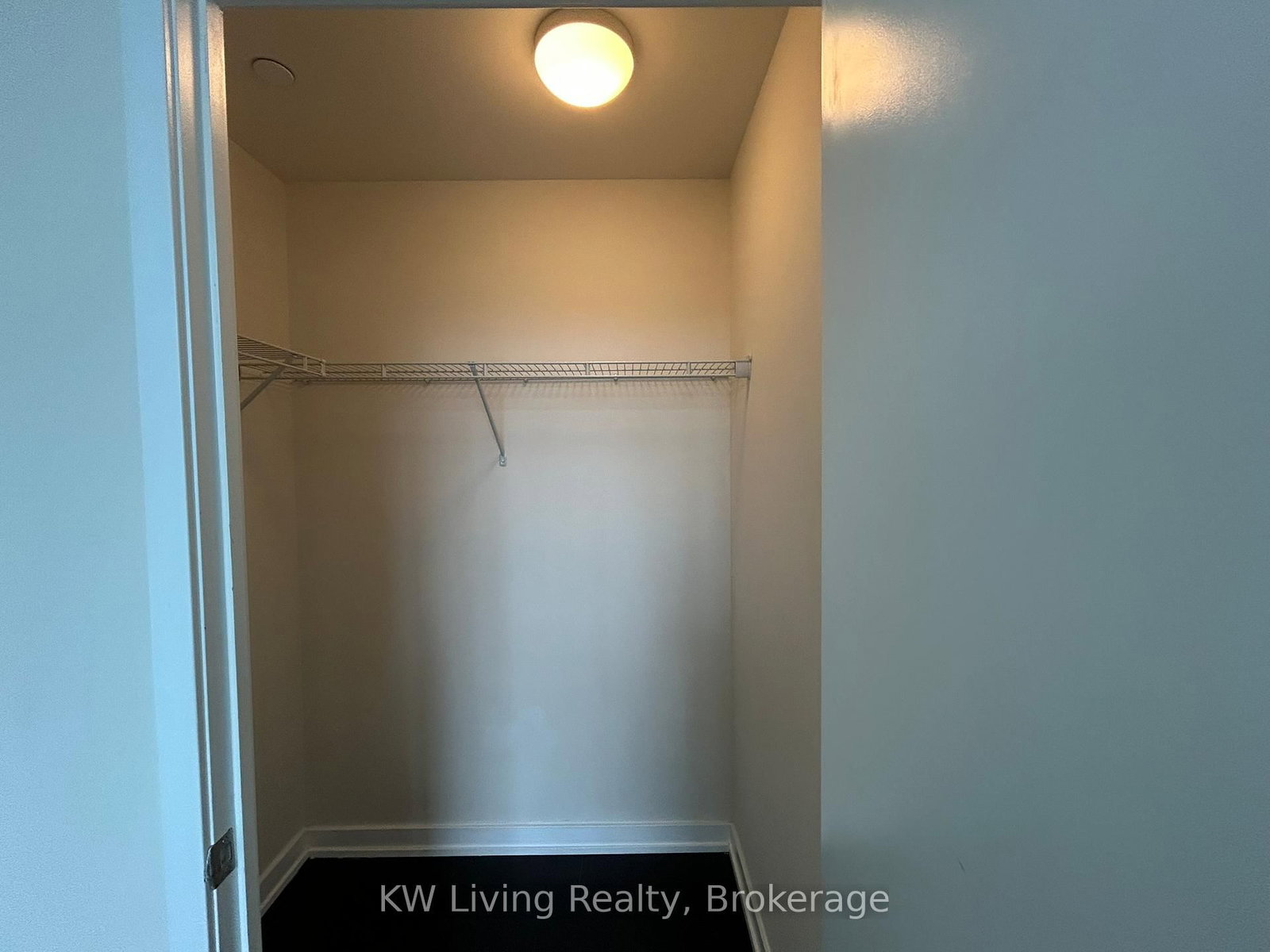 510 Curran Place, Unit 310 - Photo 17