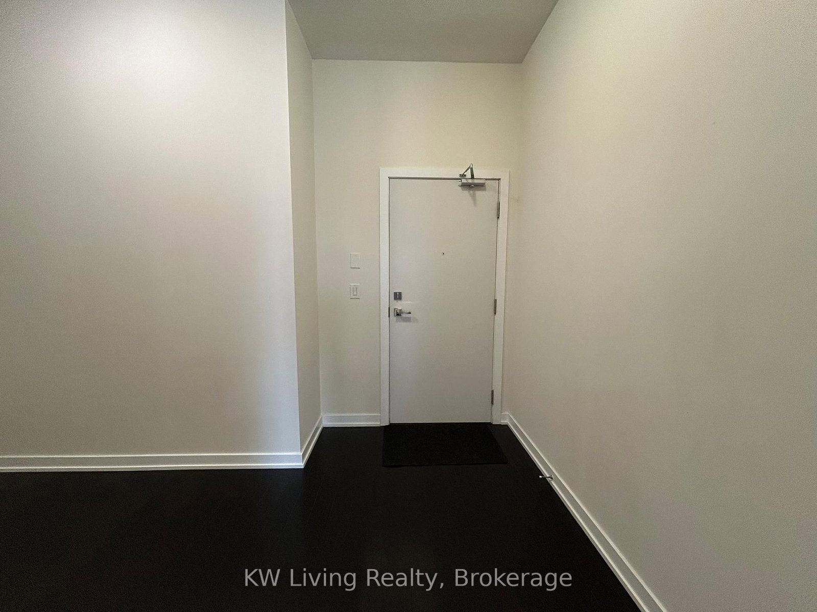 510 Curran Place, Unit 310 - Photo 3