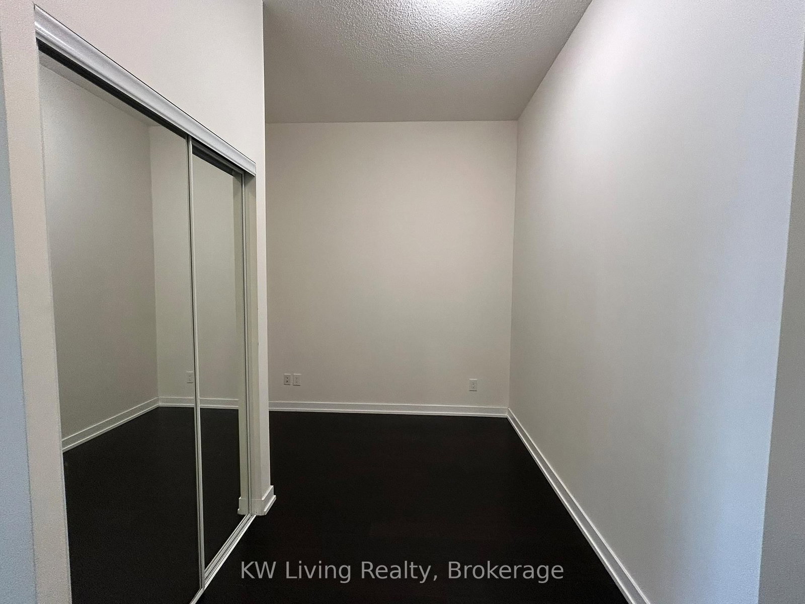 510 Curran Place, Unit 310 - Photo 5