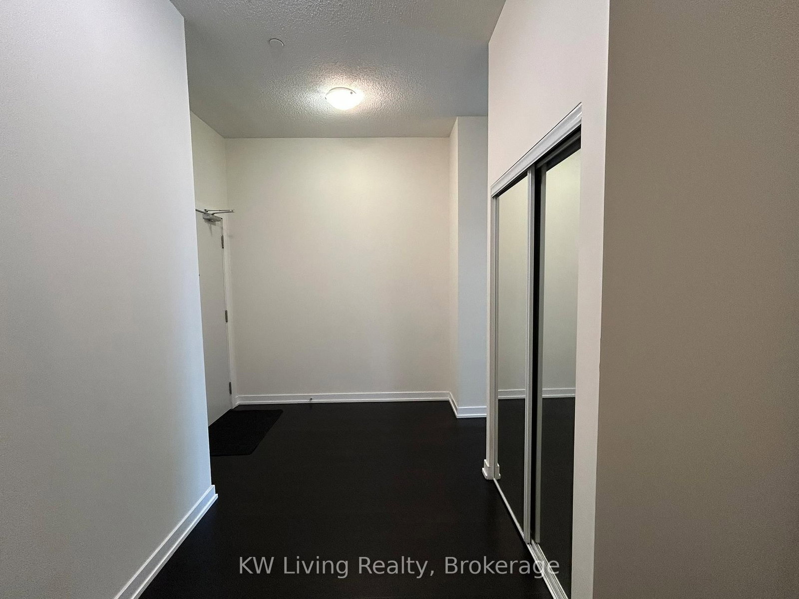 510 Curran Place, Unit 310 - Photo 7