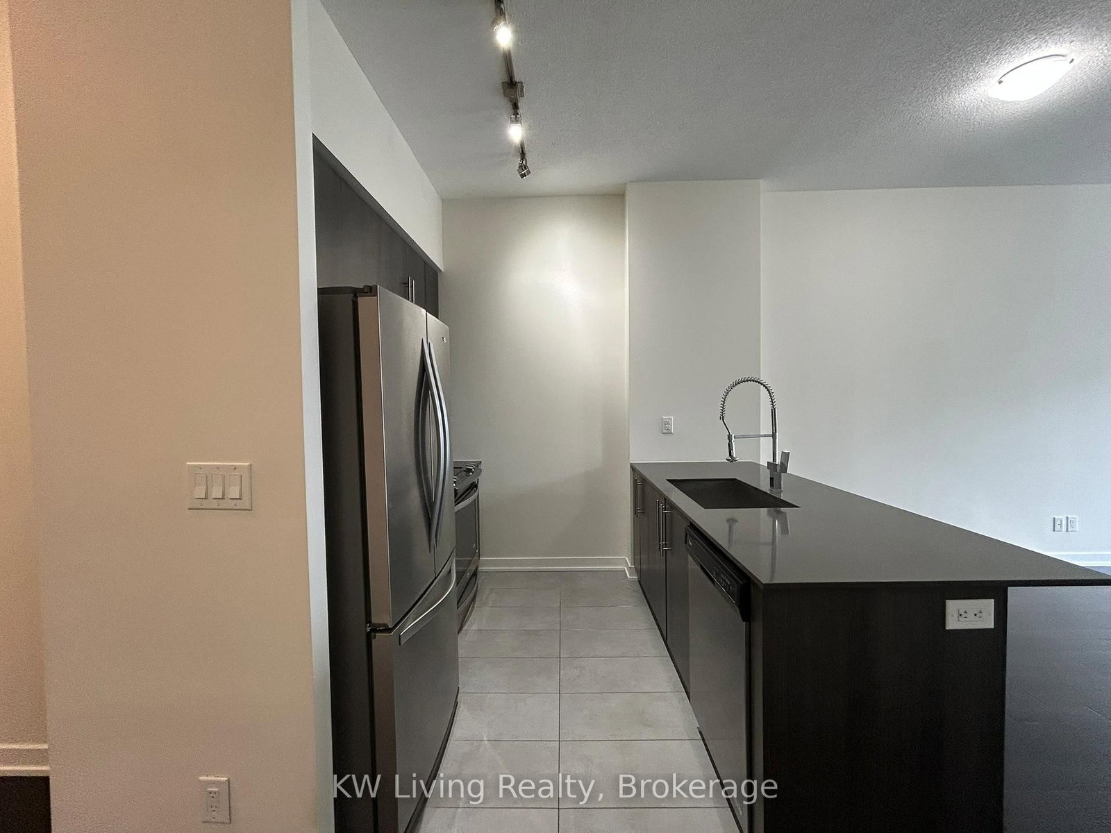 510 Curran Place, Unit 310 - Photo 9