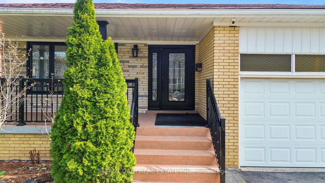 1214 Conyers Crescent