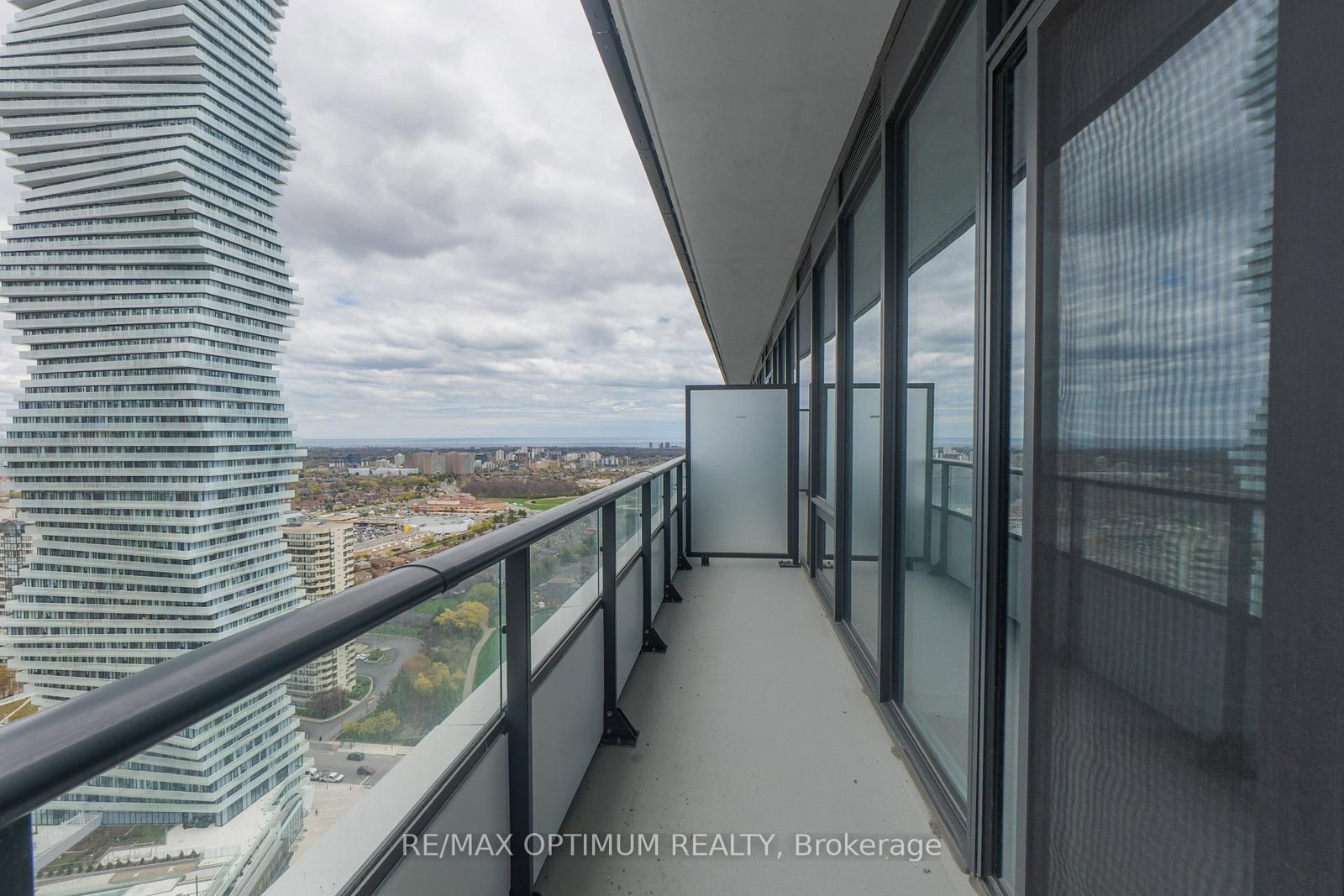 448 Burnhamthorpe Road W, Unit 2906 - Photo 10