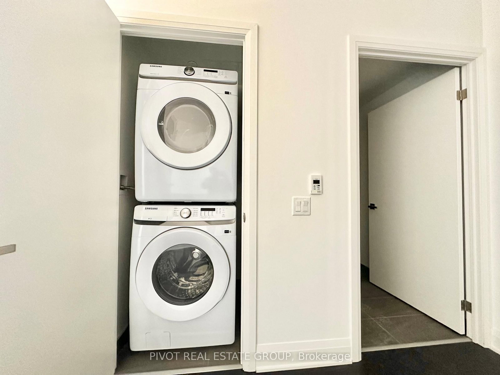 2 Erskine Road, Unit 2909 - Photo 8
