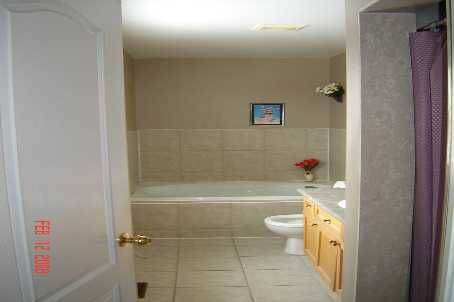 19 Wetmeadow Dr, Brampton, L7A 2T | Image 3