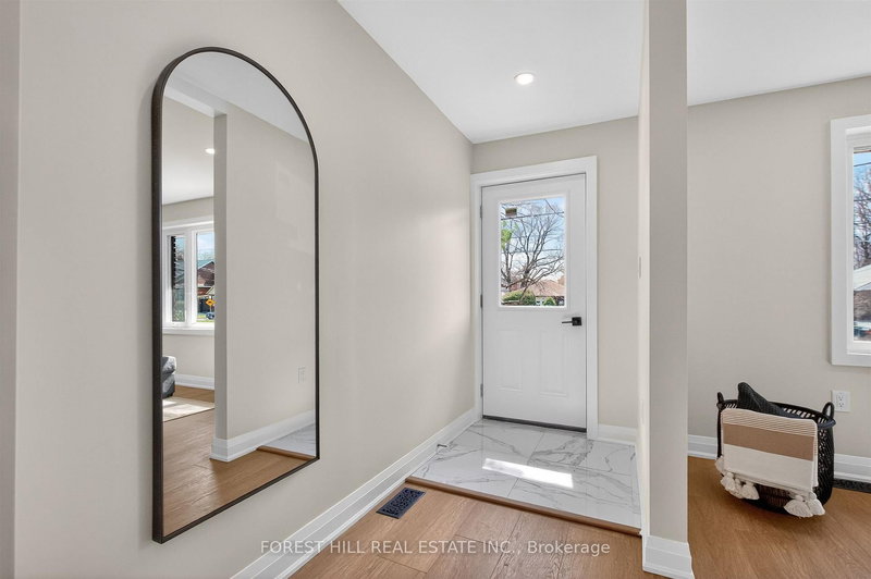 17 Alexander St, Toronto, M8V 2K7 | Image 2