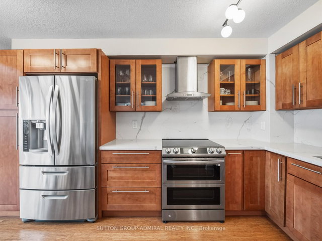 723 - 2267 Lake Shore Boulevard W
