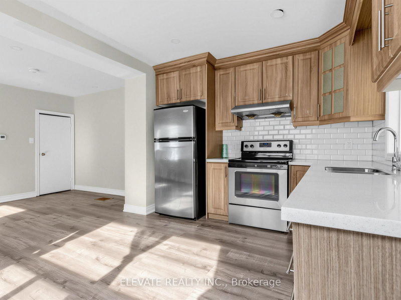 11 Rowntree Ave, Toronto, M6N 1R4 | Image 3