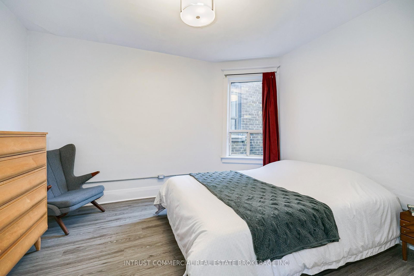 1639 St Clair Avenue W - Photo 15