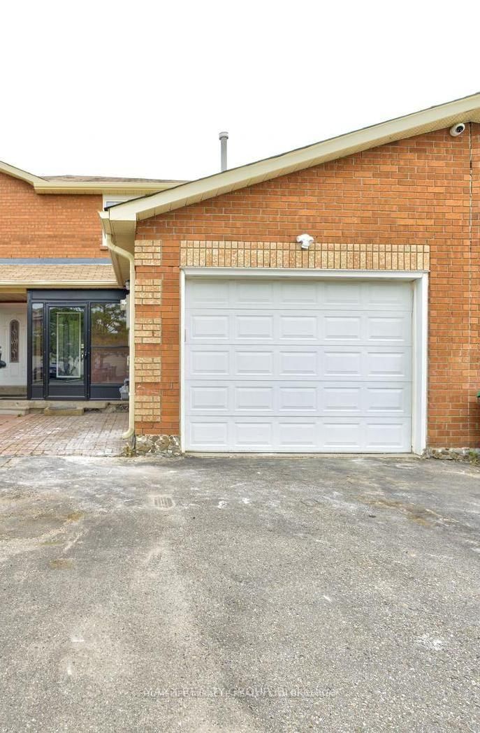 home for sale on 109 Woodsend Ru