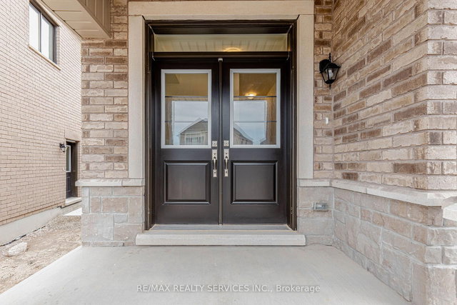 66 Circleview Crescent