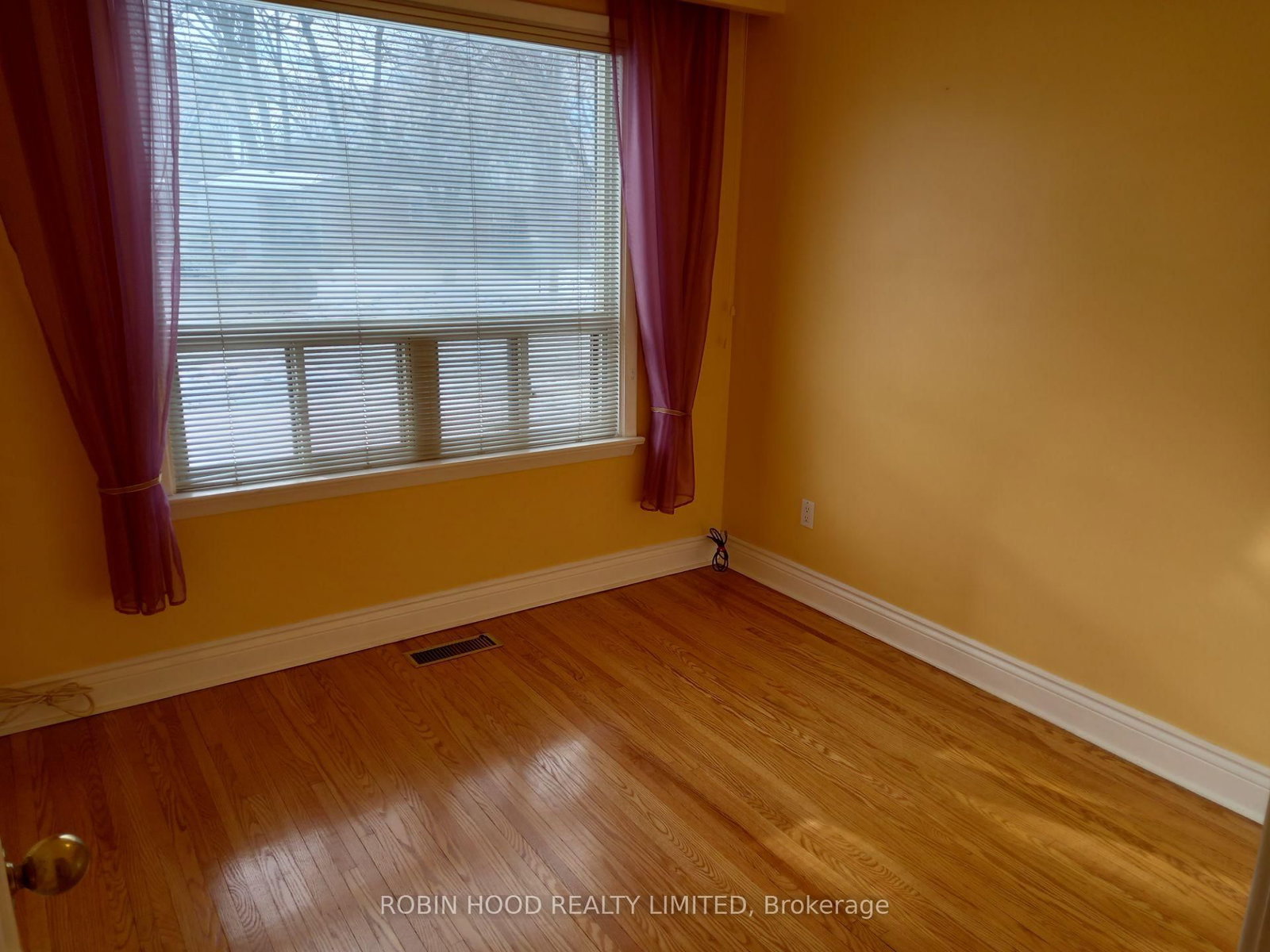 238 Thistle Down Boulevard • Toronto, ON photo 11