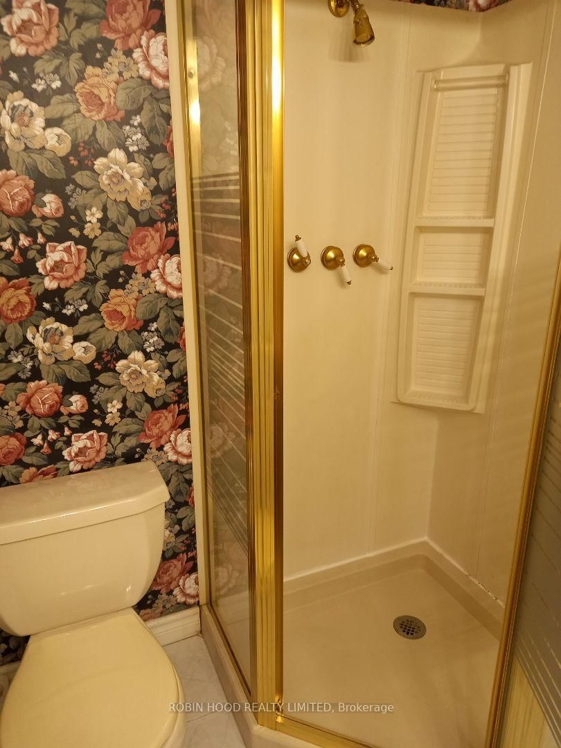 238 Thistle Down Boulevard • Toronto, ON photo 20