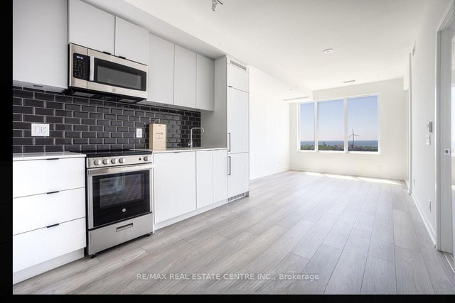 212 - 285 Dufferin Street
