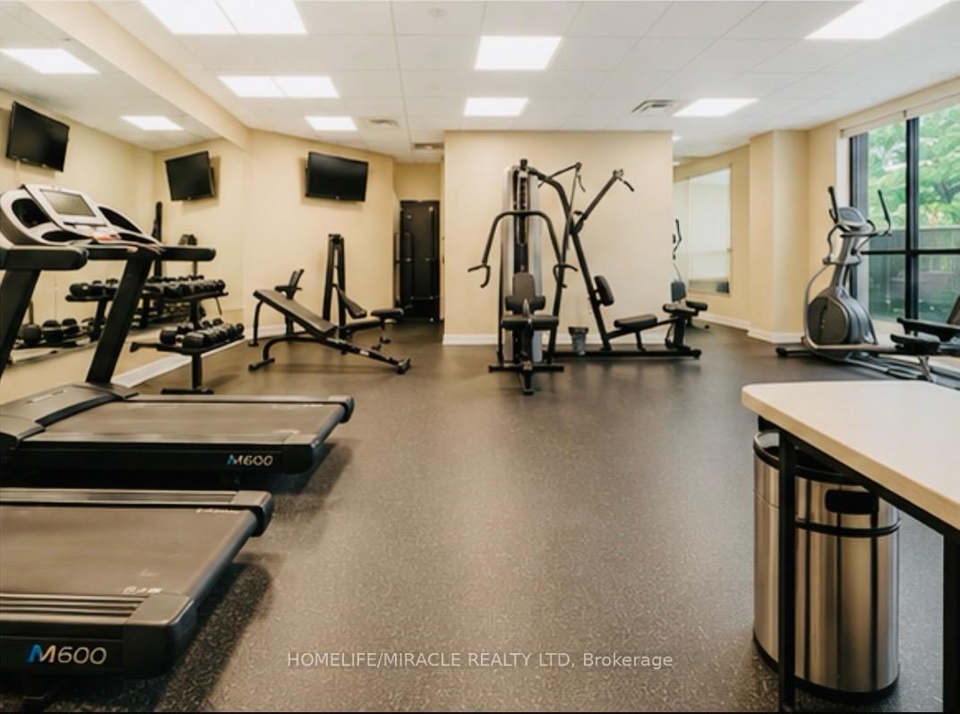 840 Queens Plate Drive, Unit 1512 - Photo 8
