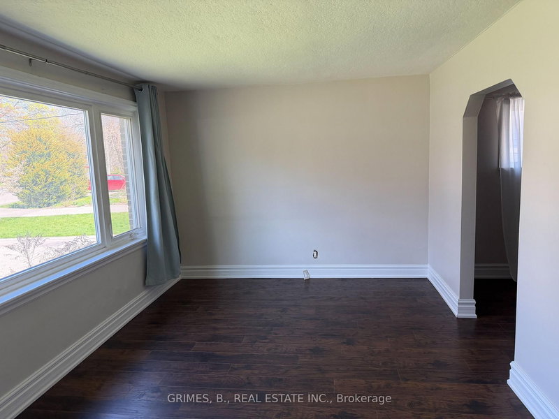 35 Enfield Ave S, Toronto, M8W 1T6 | Image 3