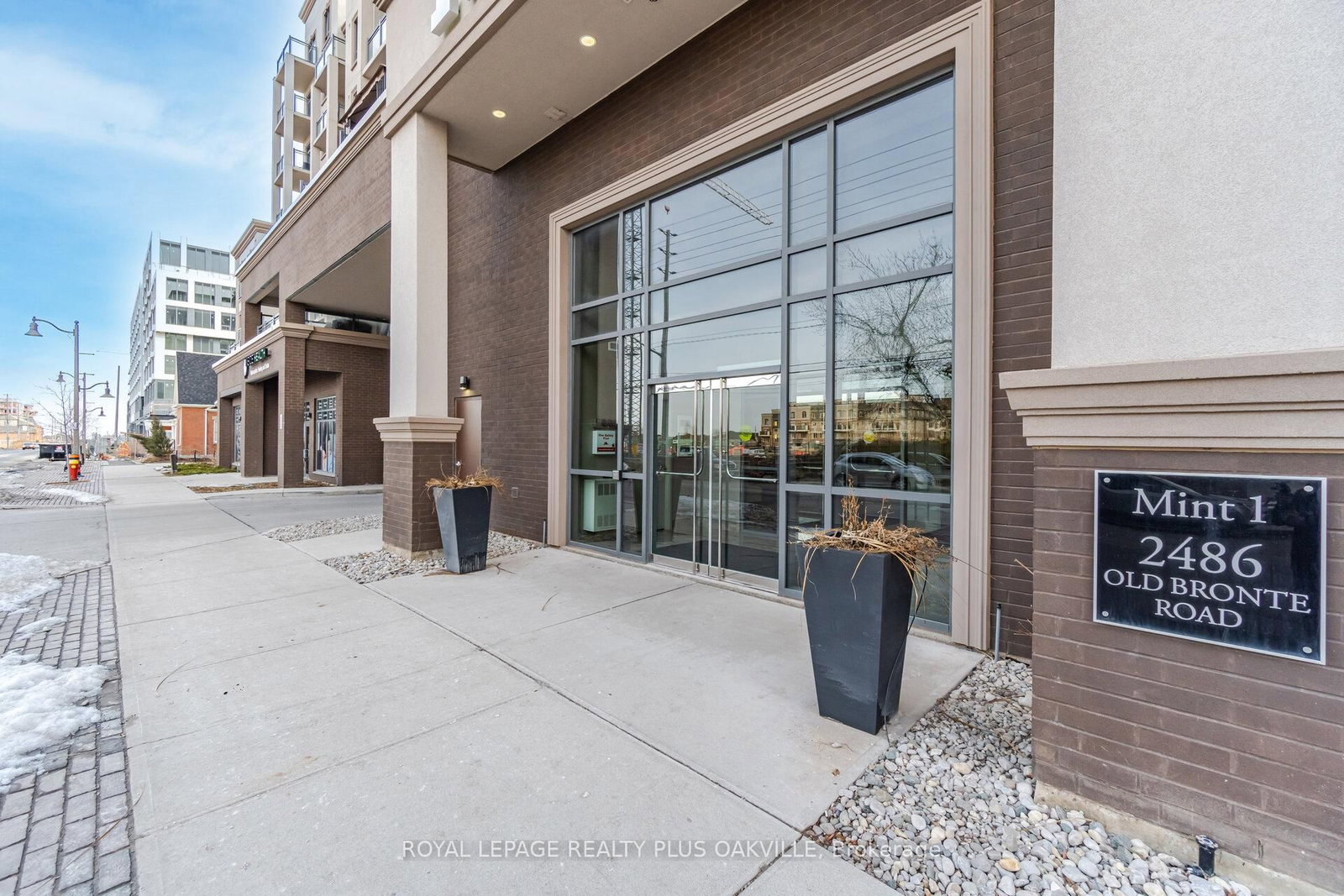2486 Old Bronte Road, Unit 804 - Photo 2