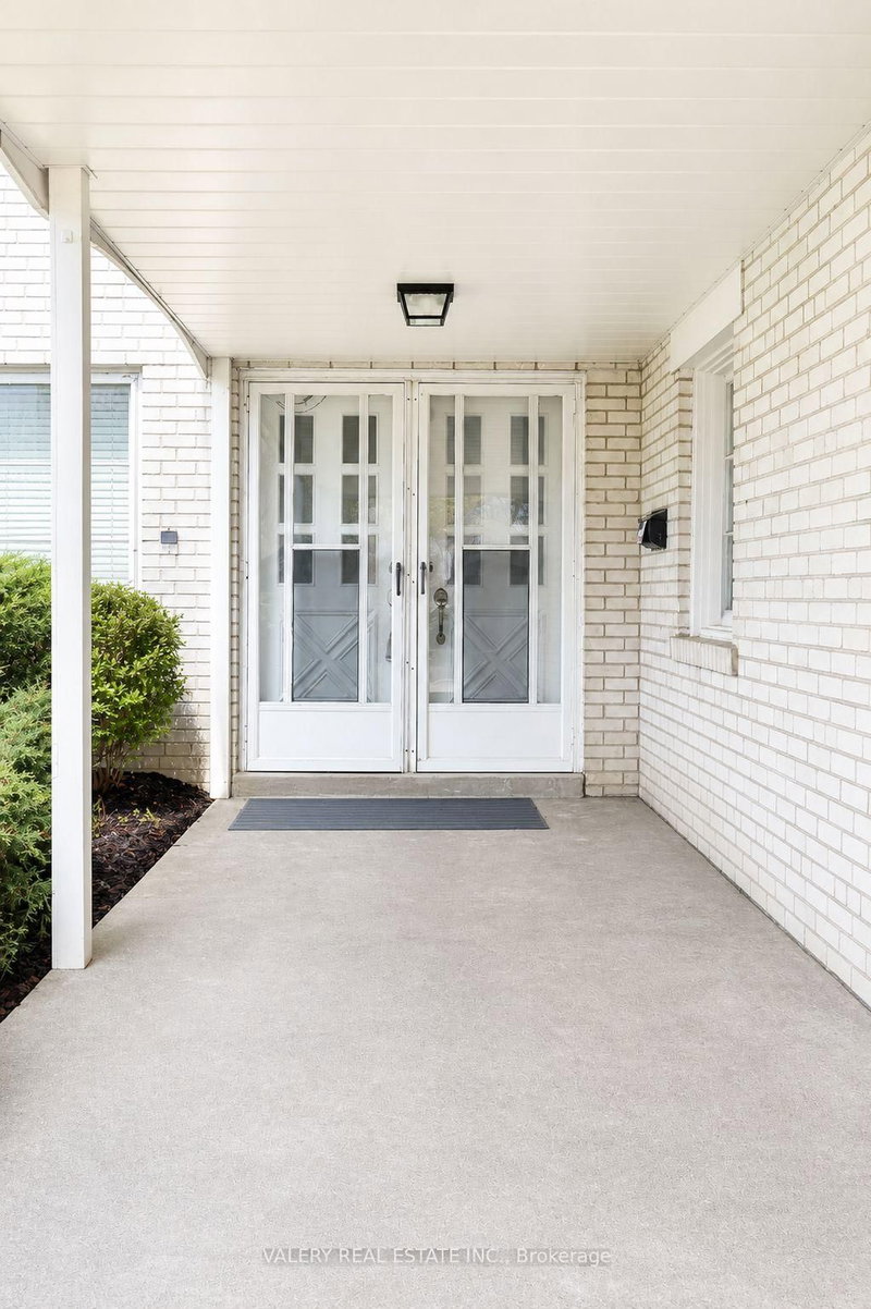 148 Allanhurst Dr, Toronto, M9A 4K7 | Image 2