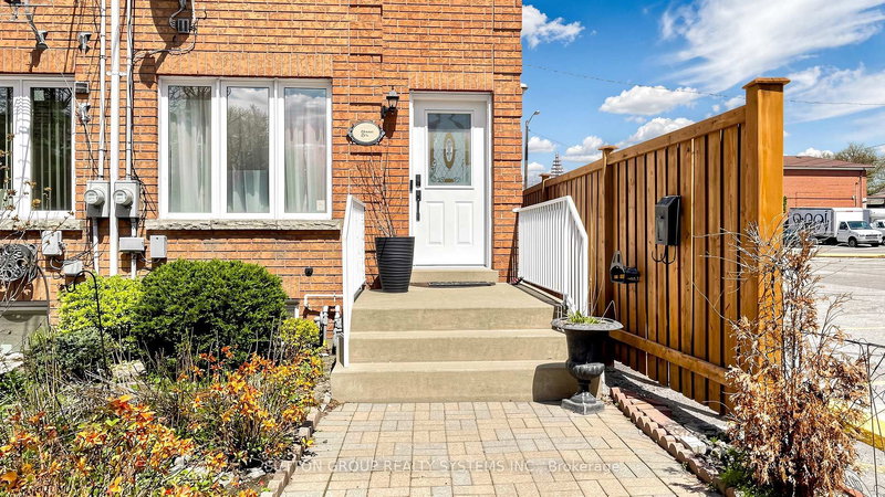 2138 Eglinton Ave W, Toronto, M6E 2K8 | Image 3