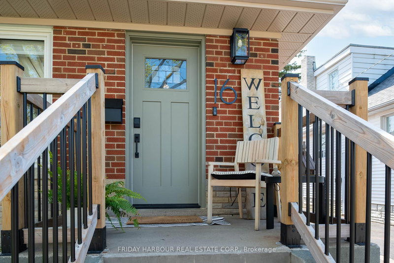 16 Robindale Ave, Toronto, M8W 4A9 | Image 2