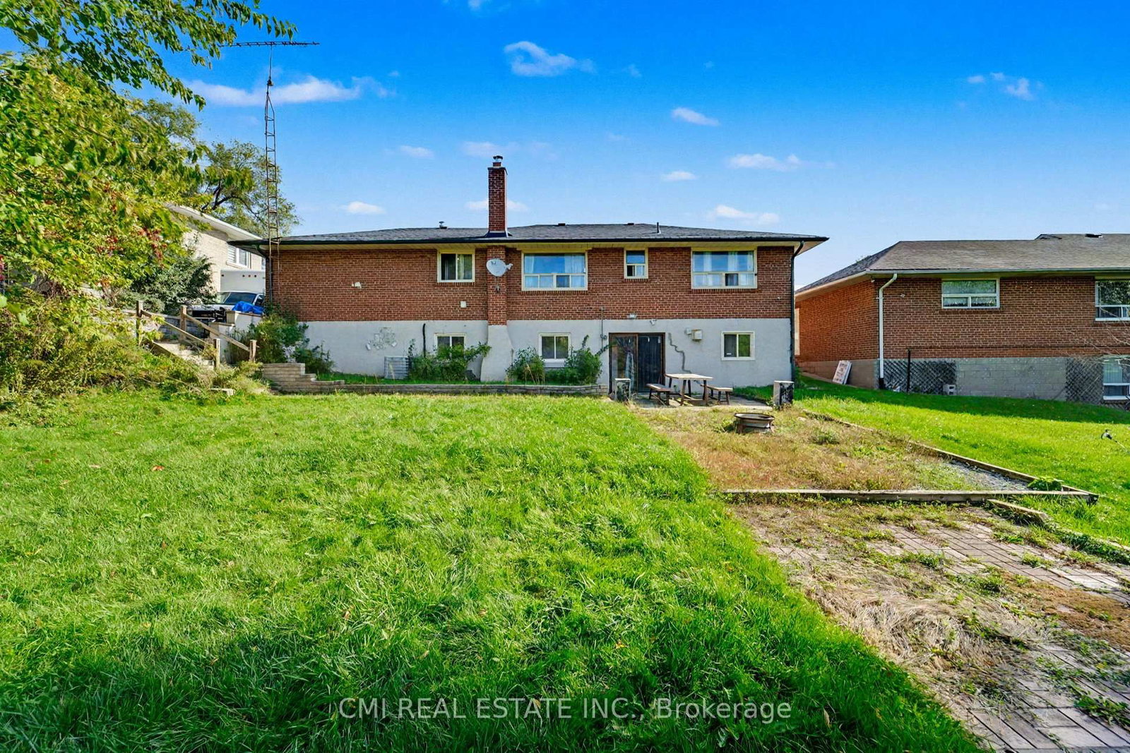 2610 Islington Avenue • Toronto, ON photo 39