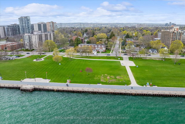 1389 Lakeshore Road