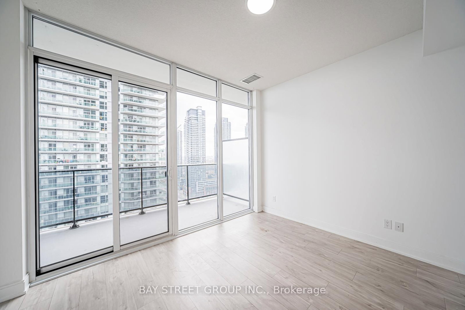 70 Annie Craig Drive • #2107 • Toronto, ON photo 11