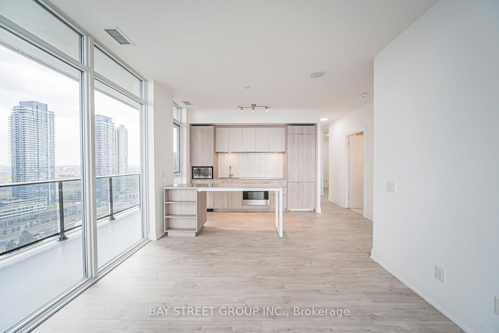 70 Annie Craig Drive • #2107 • Toronto, ON photo 9