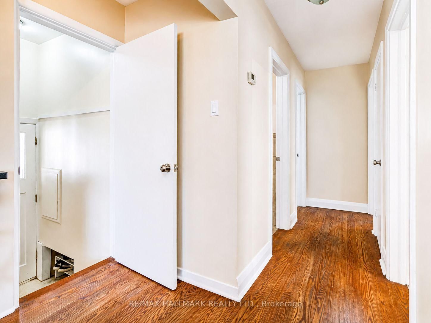 122 Hawthorne Road • Oakville, ON photo 12