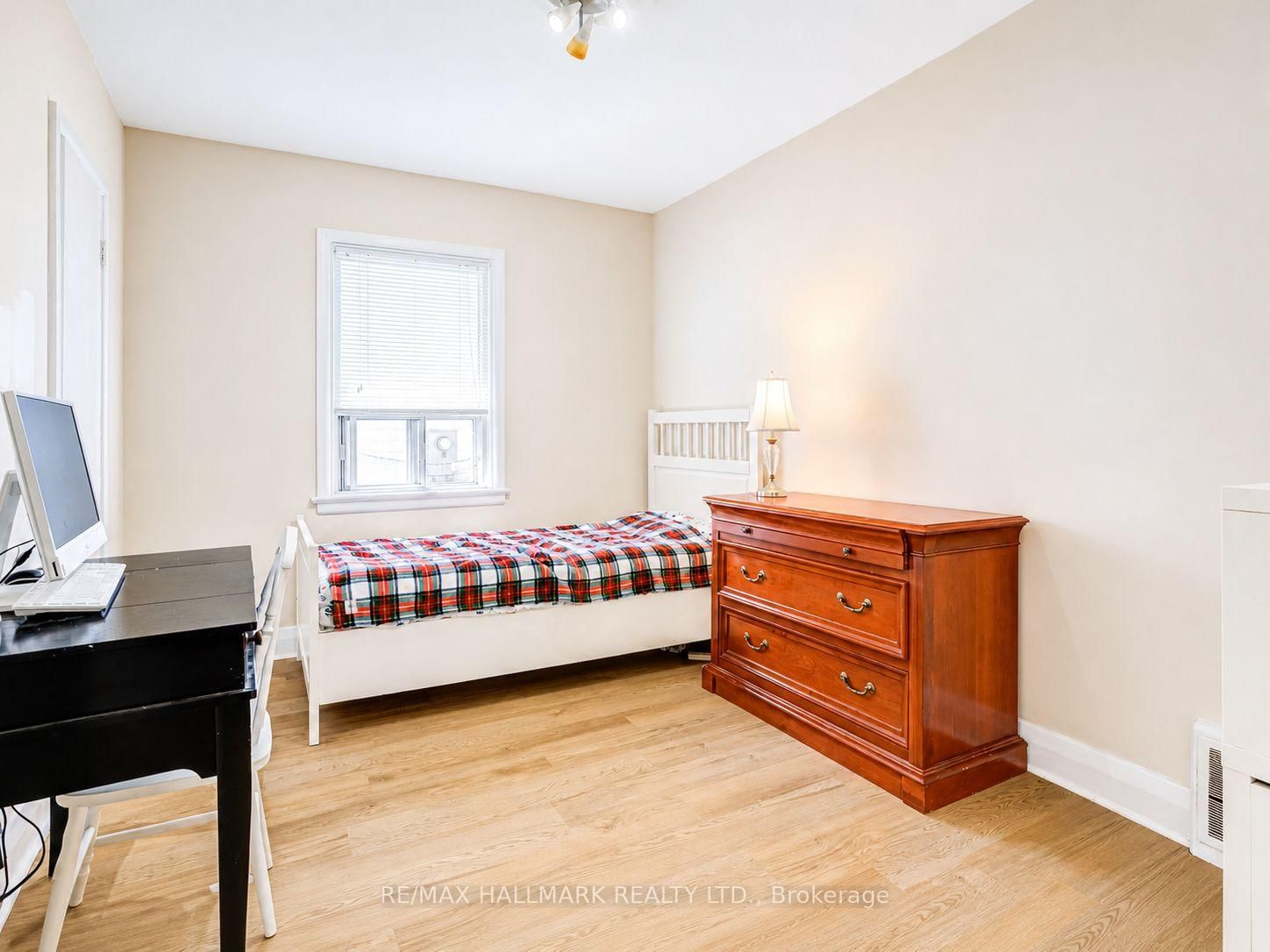 122 Hawthorne Road • Oakville, ON photo 13