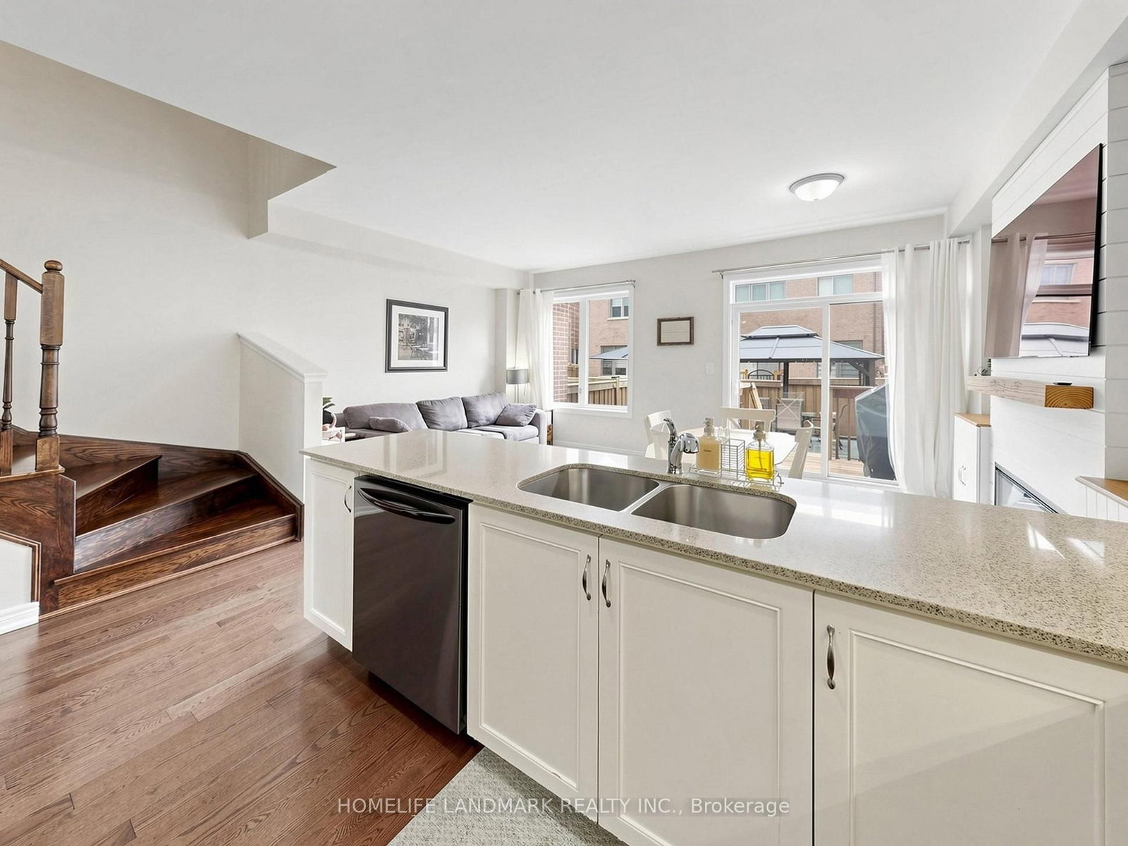 31 True Blue Crescent • Caledon, ON photo 14