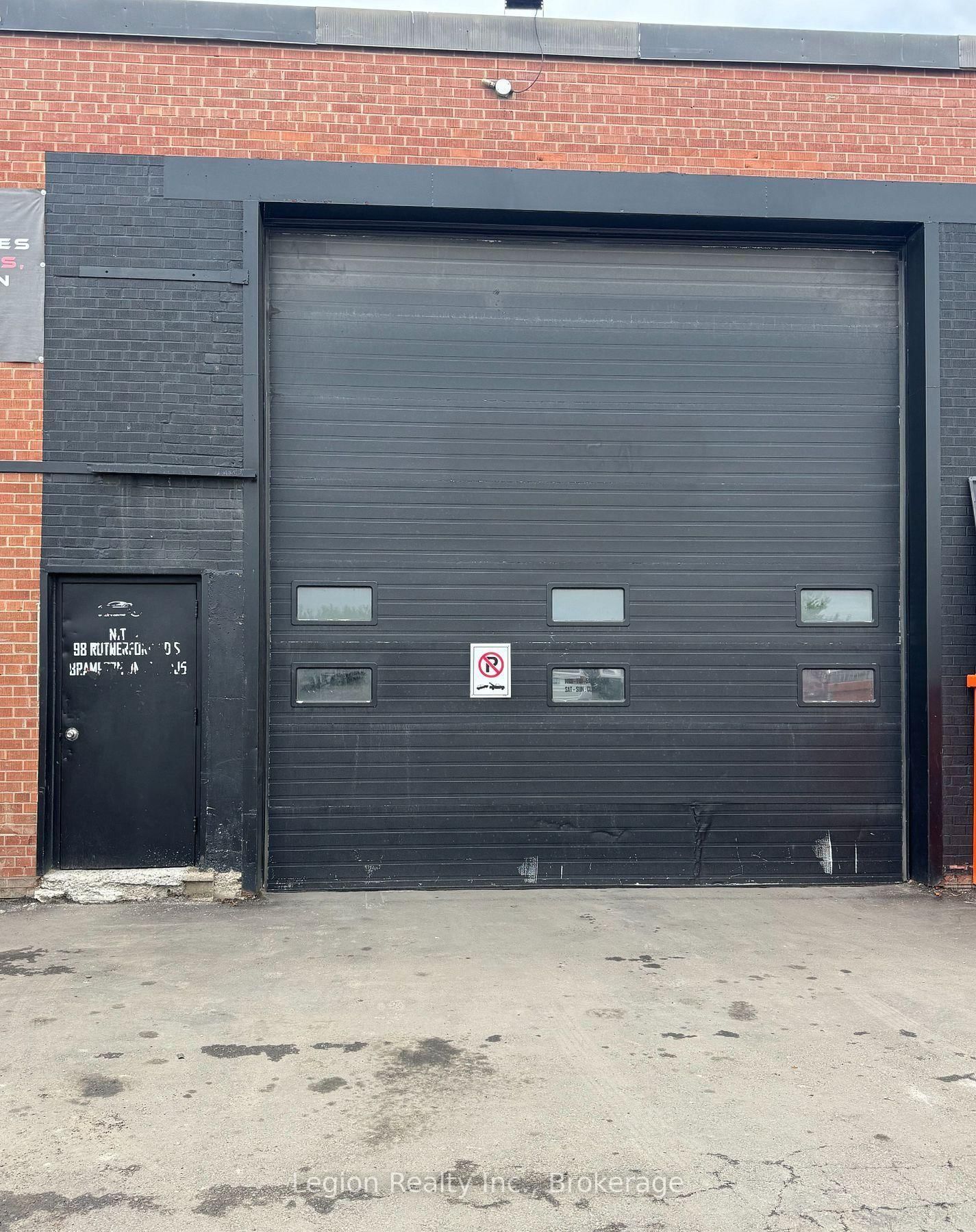 98 Rutherford Road S, Unit 6