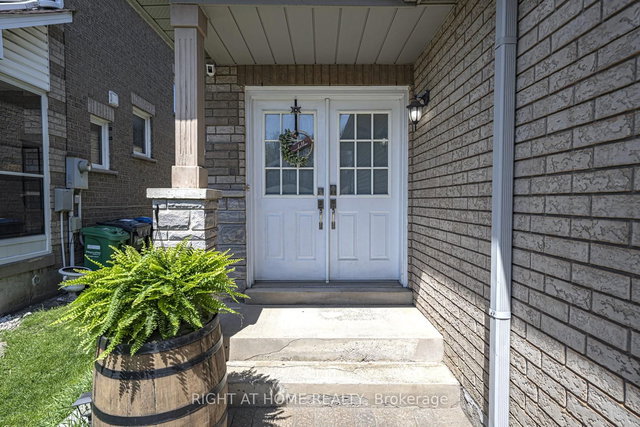 604 Summer Park Crescent