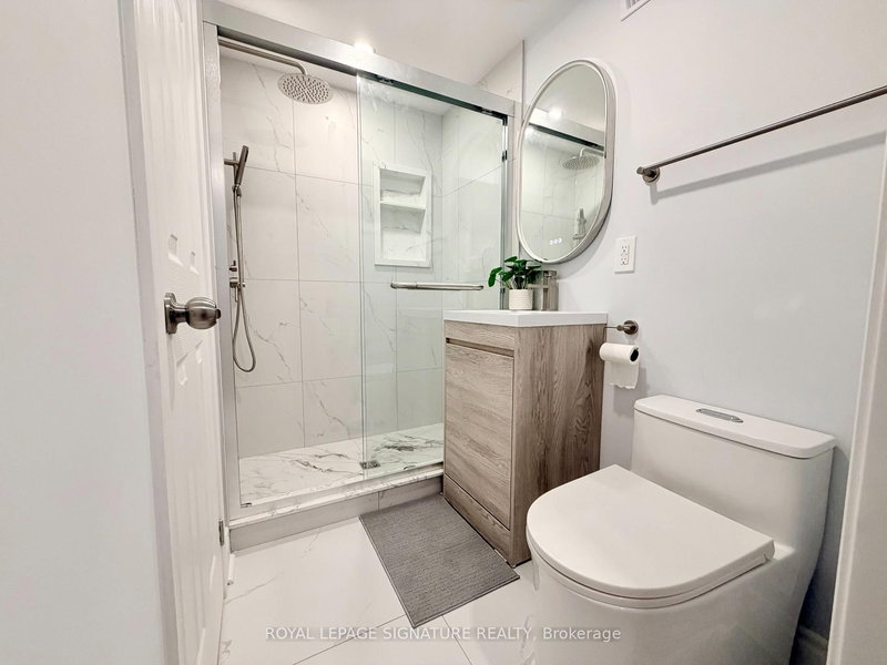 Room 1 - 450 Abington Ave, Mississauga, L5A 1L7 | Image 3