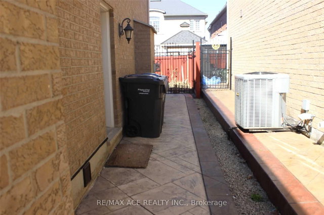 Bsmt - 2 Adastra Place