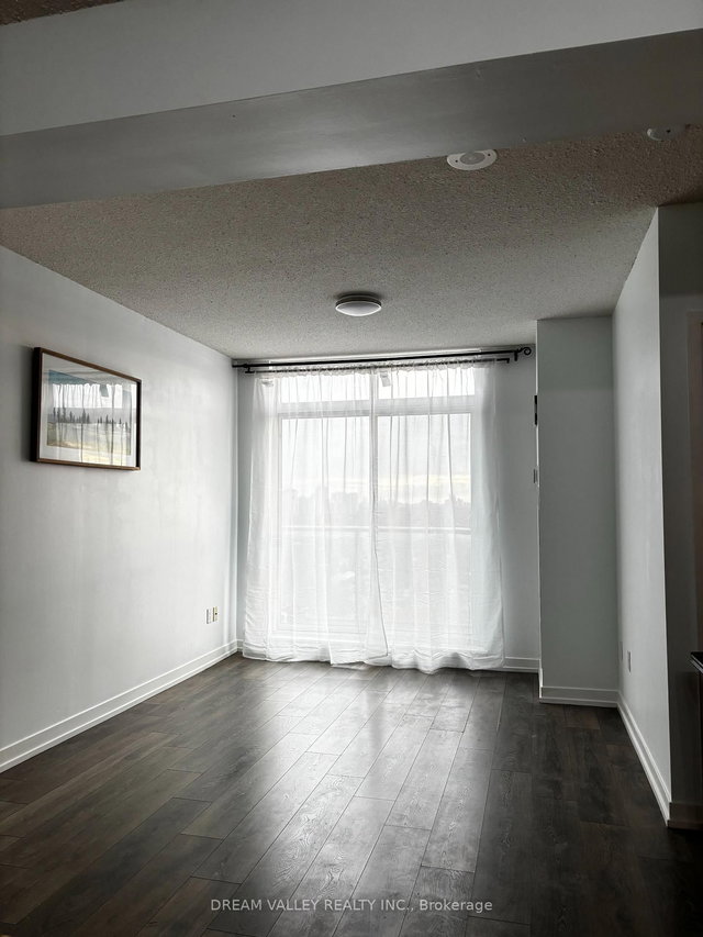 1114 - 812 Lansdowne Avenue