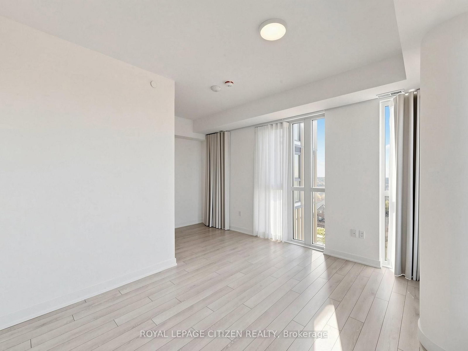 1005 Dundas Street • #814 • Oakville, ON photo 16