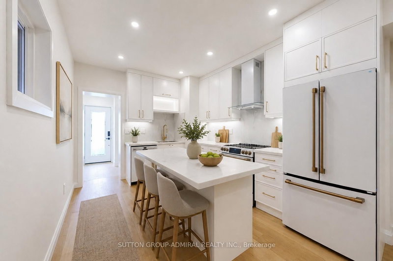 109 Fermanagh Ave, Toronto, M6R 1M1 | Image 2