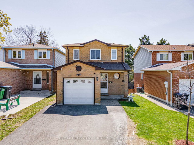 24 CASSANDER Crescent