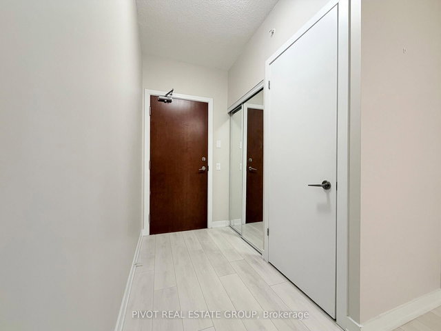 1501 - 2212 Lake Shore Boulevard W