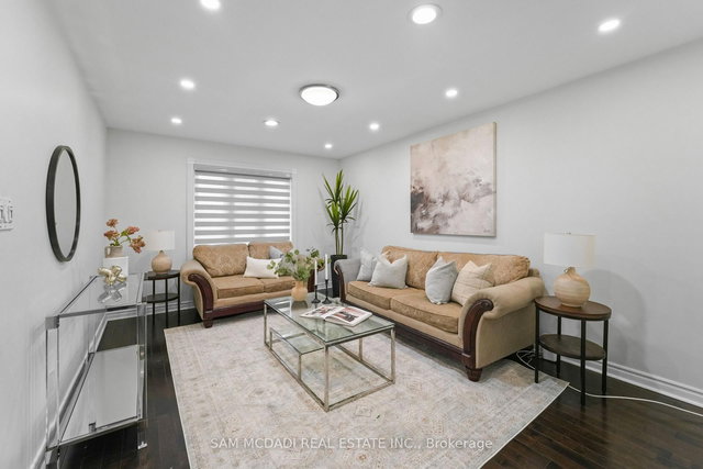 19 Shalom Crescent