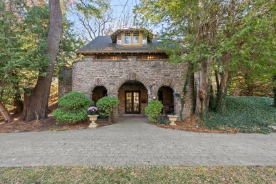 1520 Pinetree Crescent — photo 6