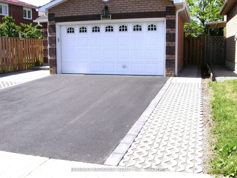 BSMT - 6008 Duford Dr, Mississauga, L5V 1A9 | Image 2